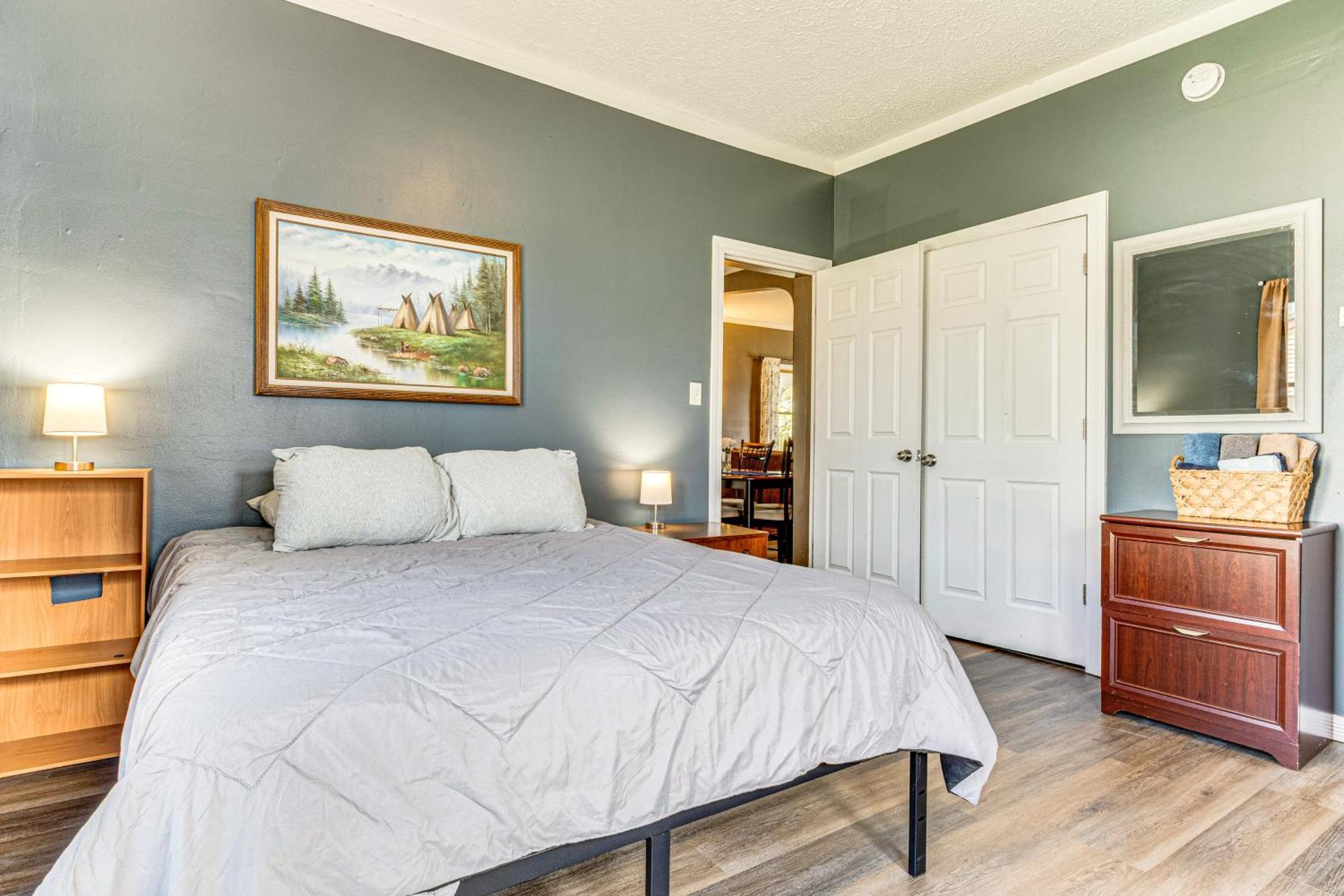 The Junction Victorian Home In Quaint Fortville! Exterior photo